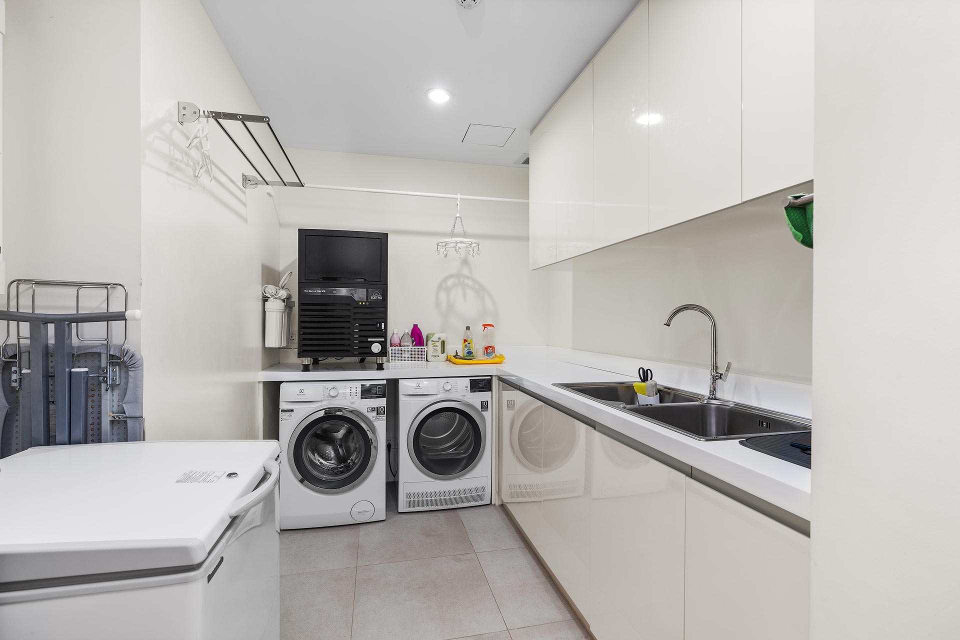 Angsana Beachfront | 2 Bedroom Absolute Beach Front @ Laguna | Private Pool | Perfect Condition | 82M THB image