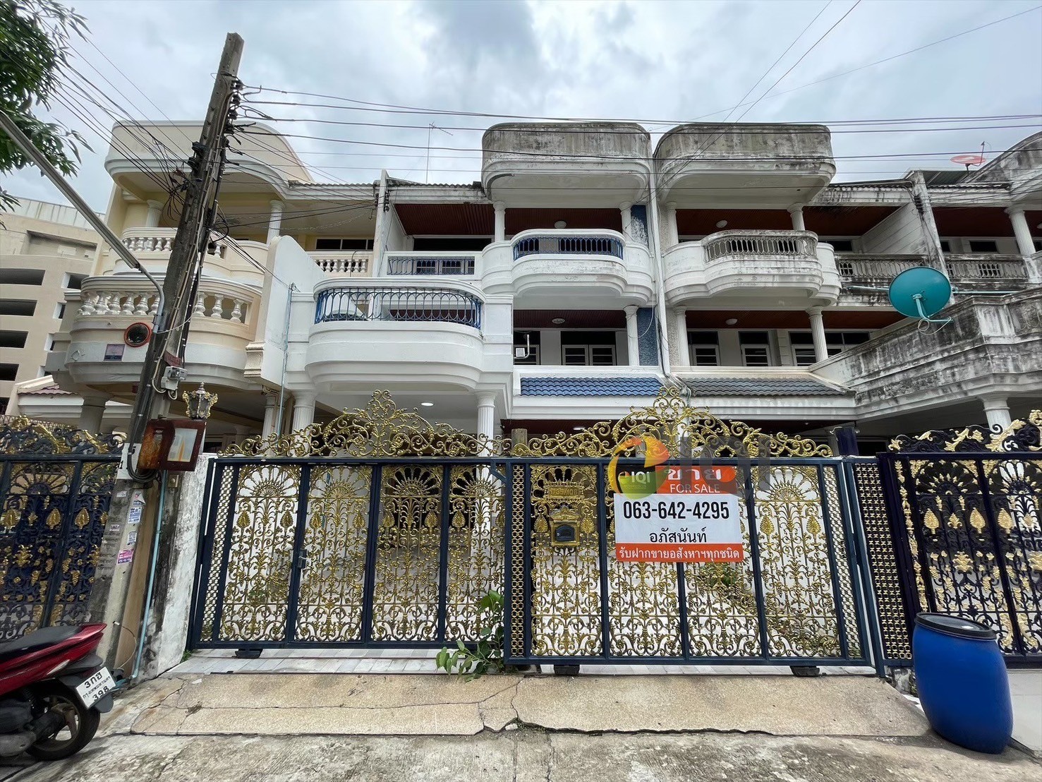 Good condition of Townhouse for sale behind central pinko image