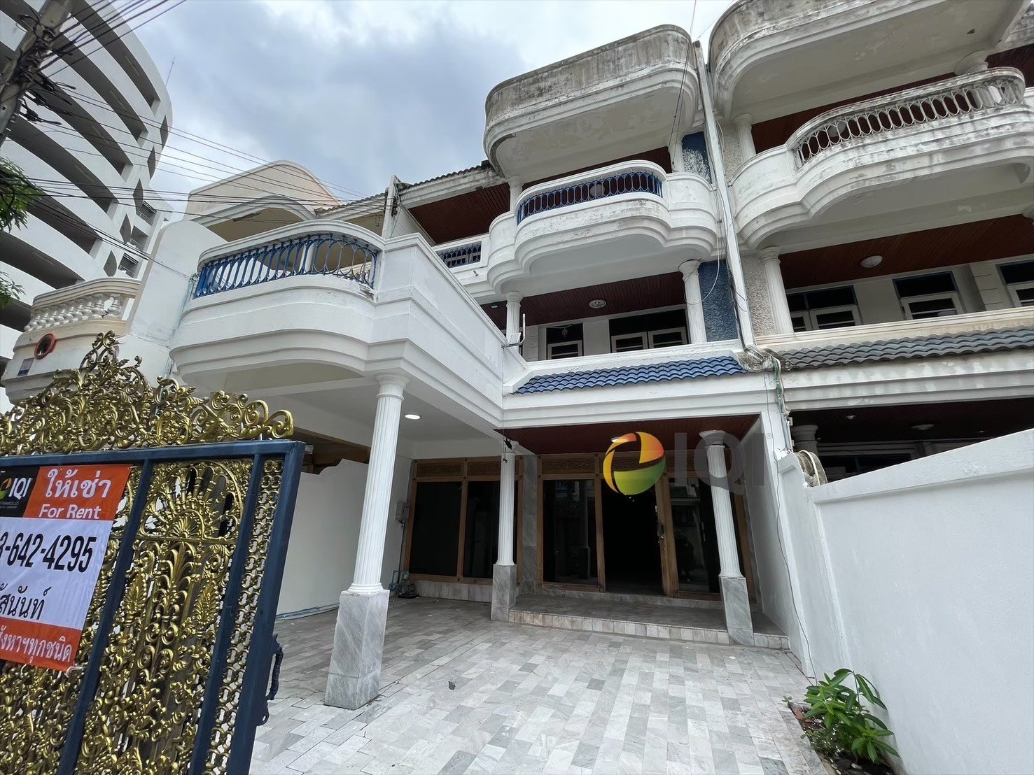 Good condition of Townhouse for sale behind central pinko image