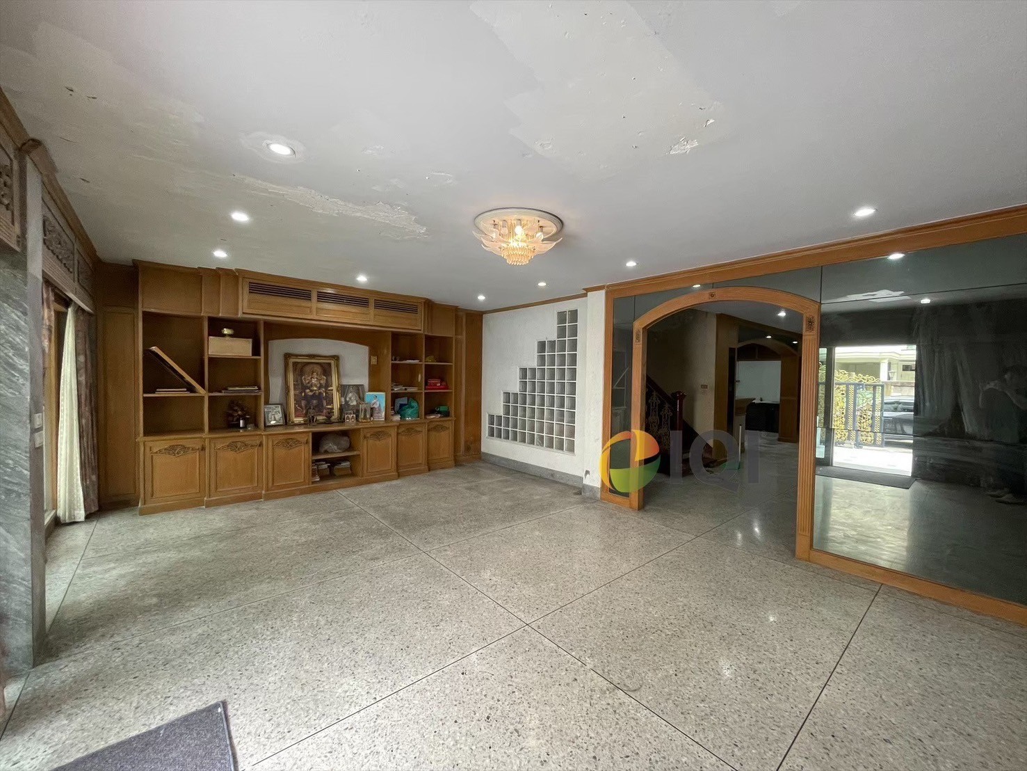 Good condition of Townhouse for sale behind central pinko image