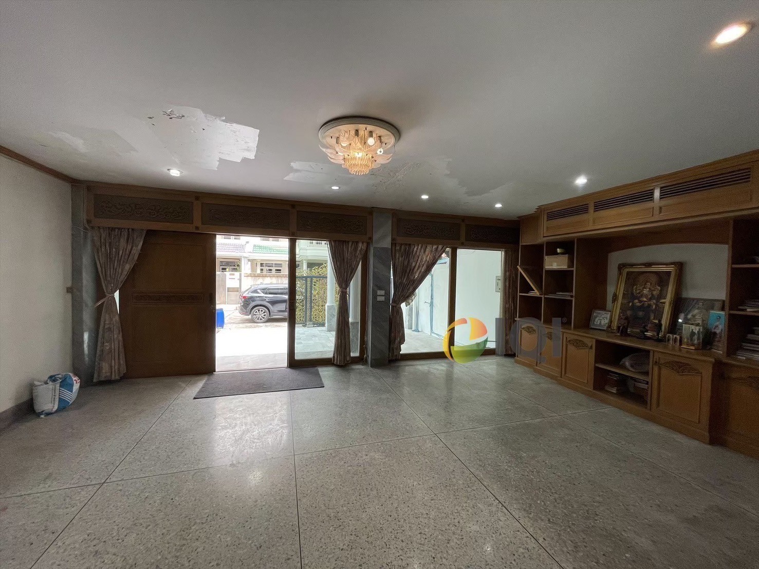 Good condition of Townhouse for sale behind central pinko image