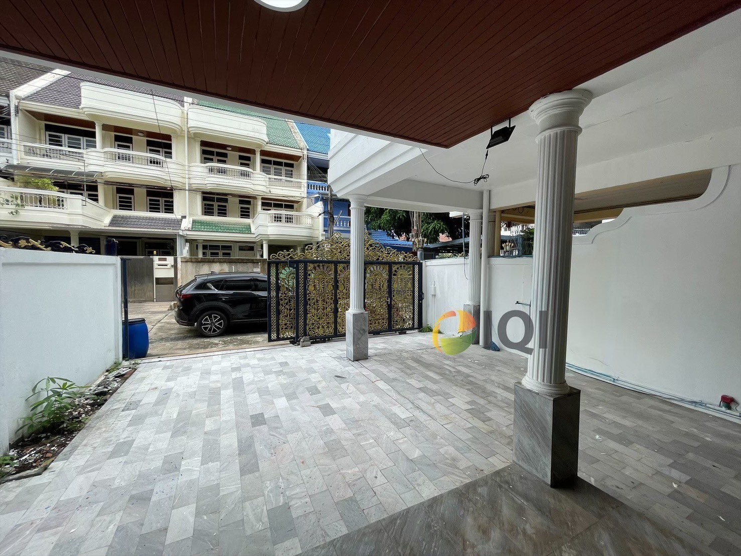 Good condition of Townhouse for sale behind central pinko image