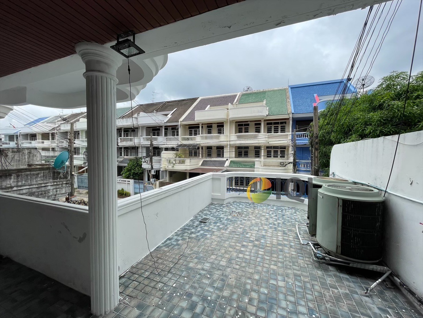 Good condition of Townhouse for sale behind central pinko image