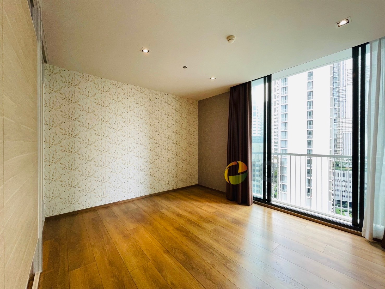 Condo for sale Park 24 Sukhumvit Soi 24  Near BTS Phrom Phong image