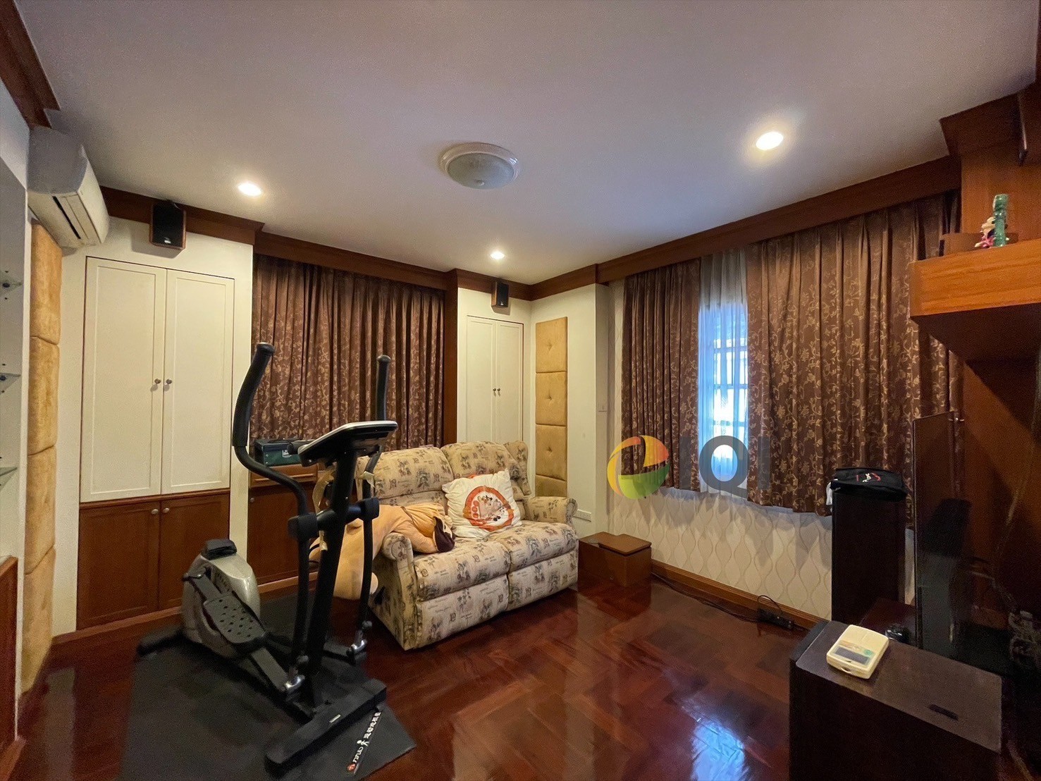 2-storey detached house for sale, Ladawan Village, Srinakarin, project front next to the BTS Sri Bearing Station image