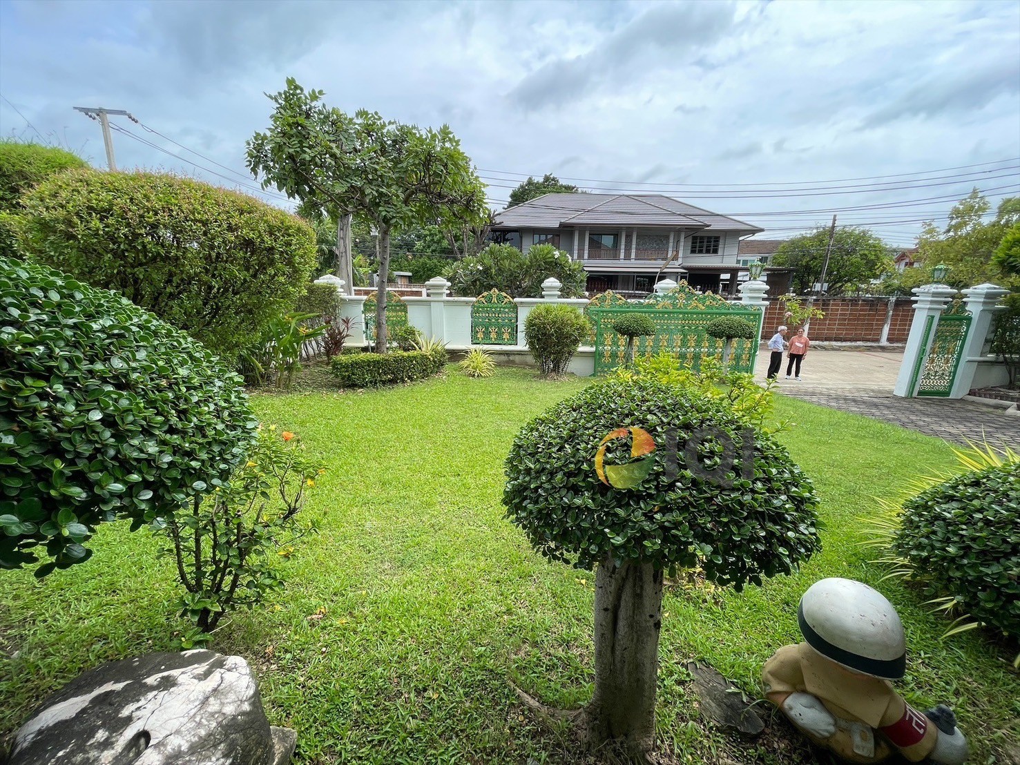 2-storey detached house for sale, Ladawan Village, Srinakarin, project front next to the BTS Sri Bearing Station image