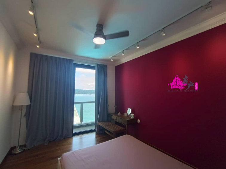 Fully Furnished Jesselton Residences Condominium Suria shopping Mall Kota Kinablu Town image