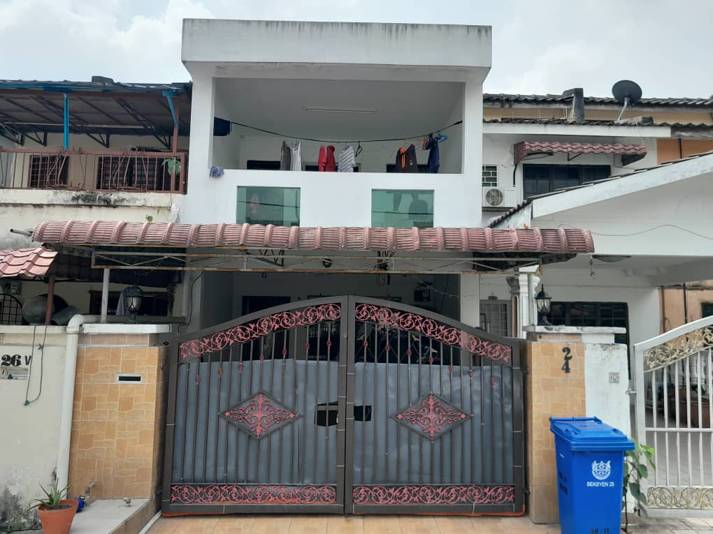 Fully renovated house Seksyen 25, Shah Alam (Taman Sri Muda) image
