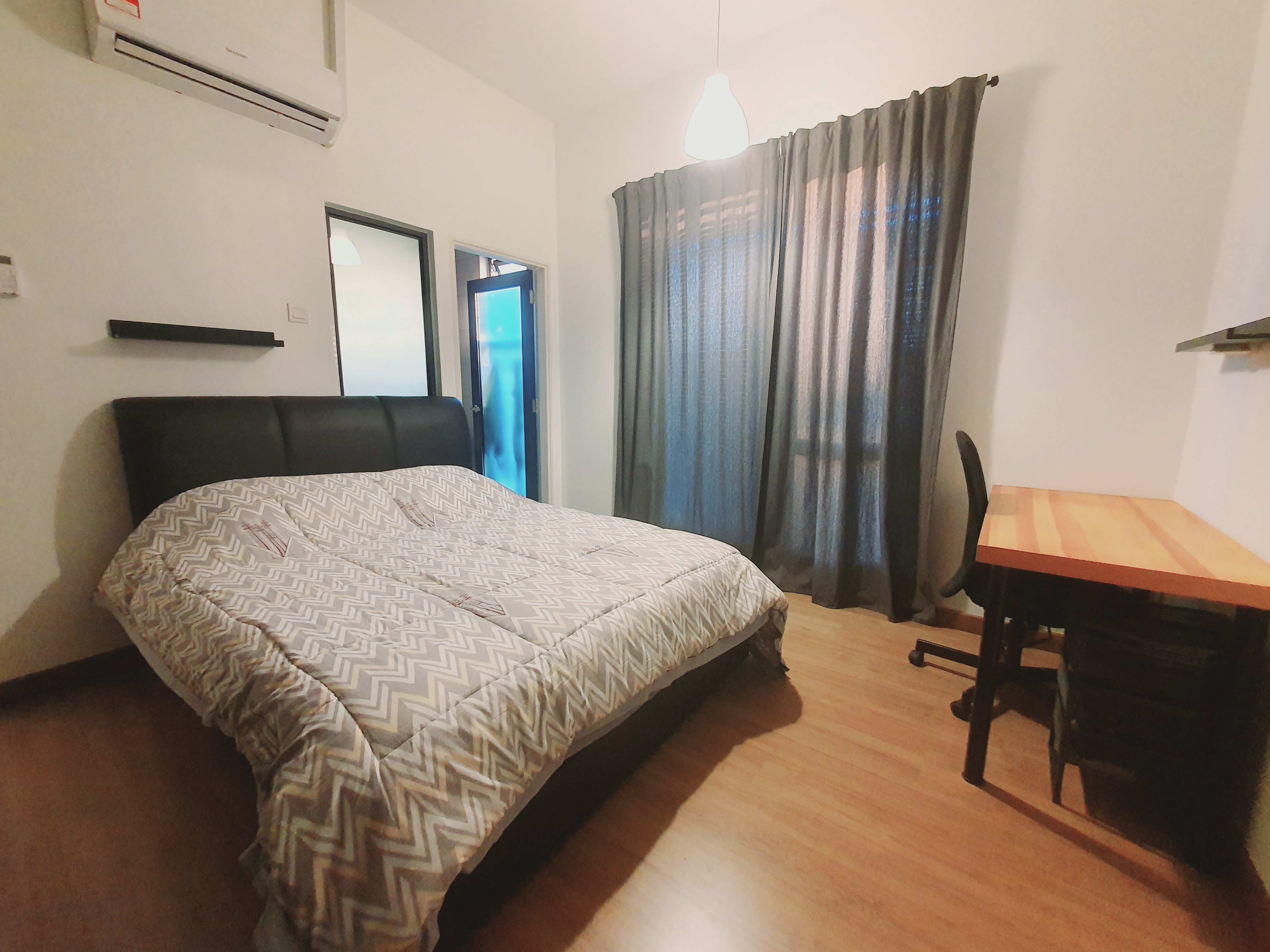 Super Nice Comfort Freehold 2 Sty Corner Lot Semi D Paya Emas Cheng  image