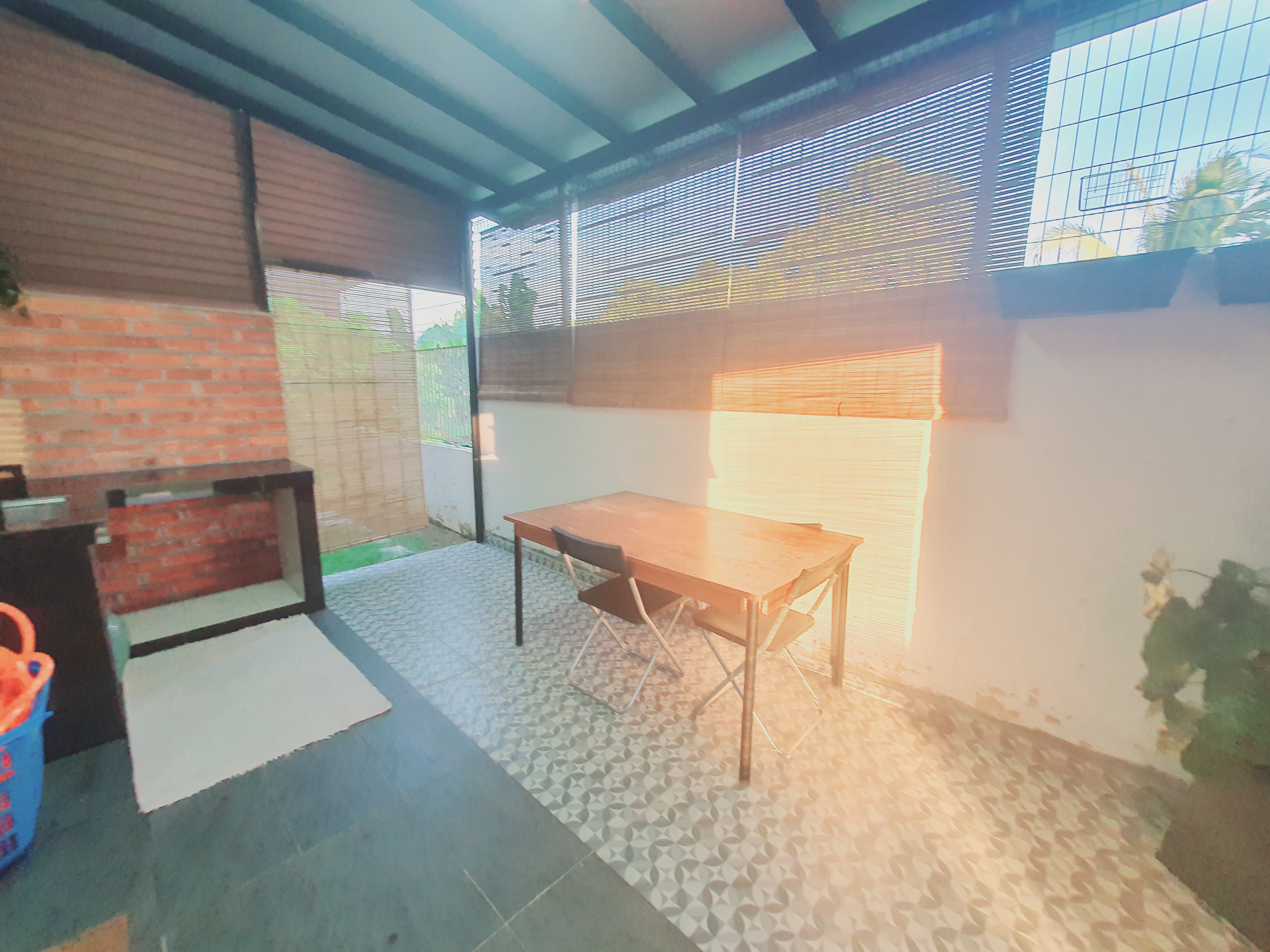 Super Nice Comfort Freehold 2 Sty Corner Lot Semi D Paya Emas Cheng  image