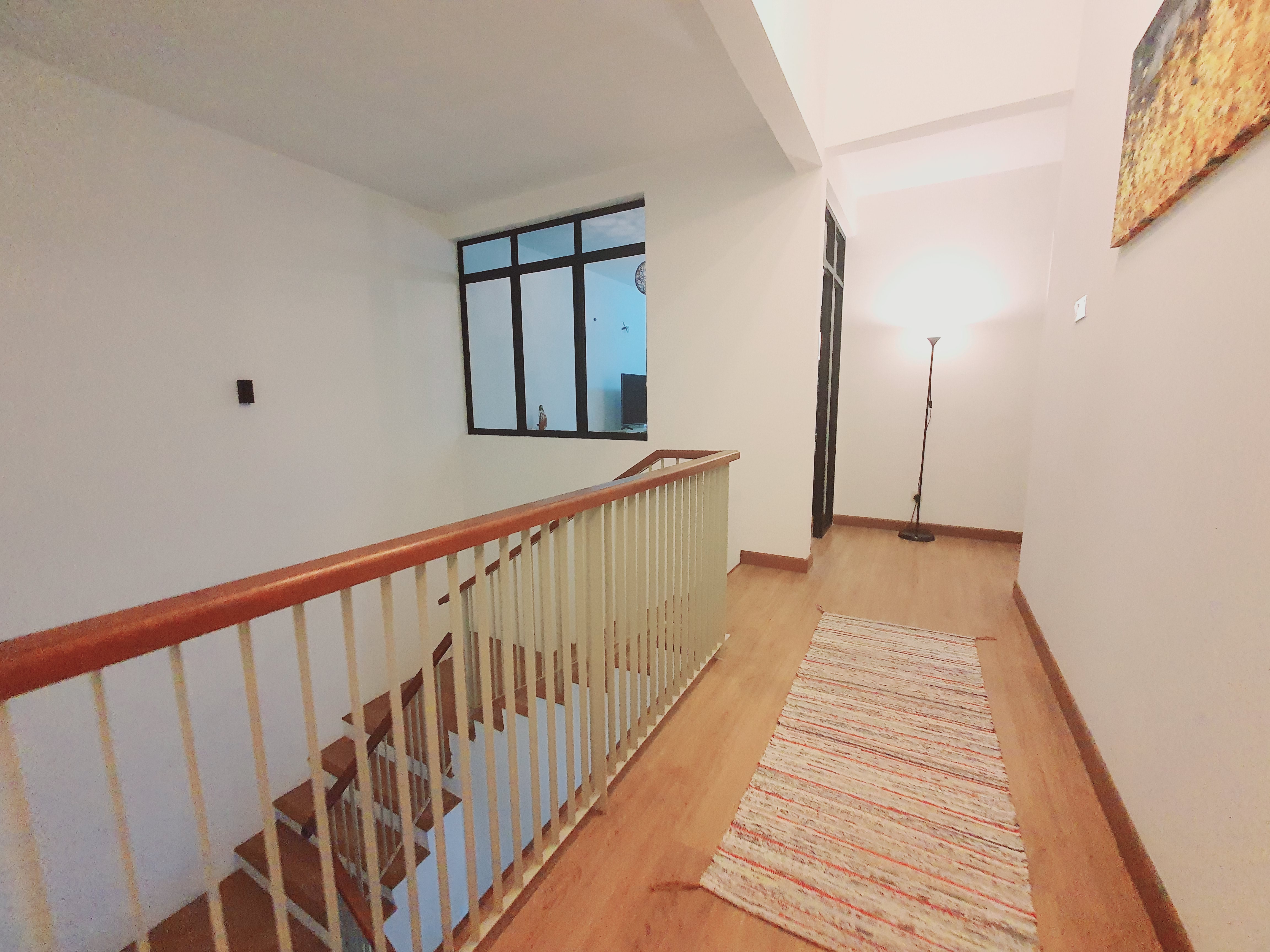 Super Nice Comfort Freehold 2 Sty Corner Lot Semi D Paya Emas Cheng  image