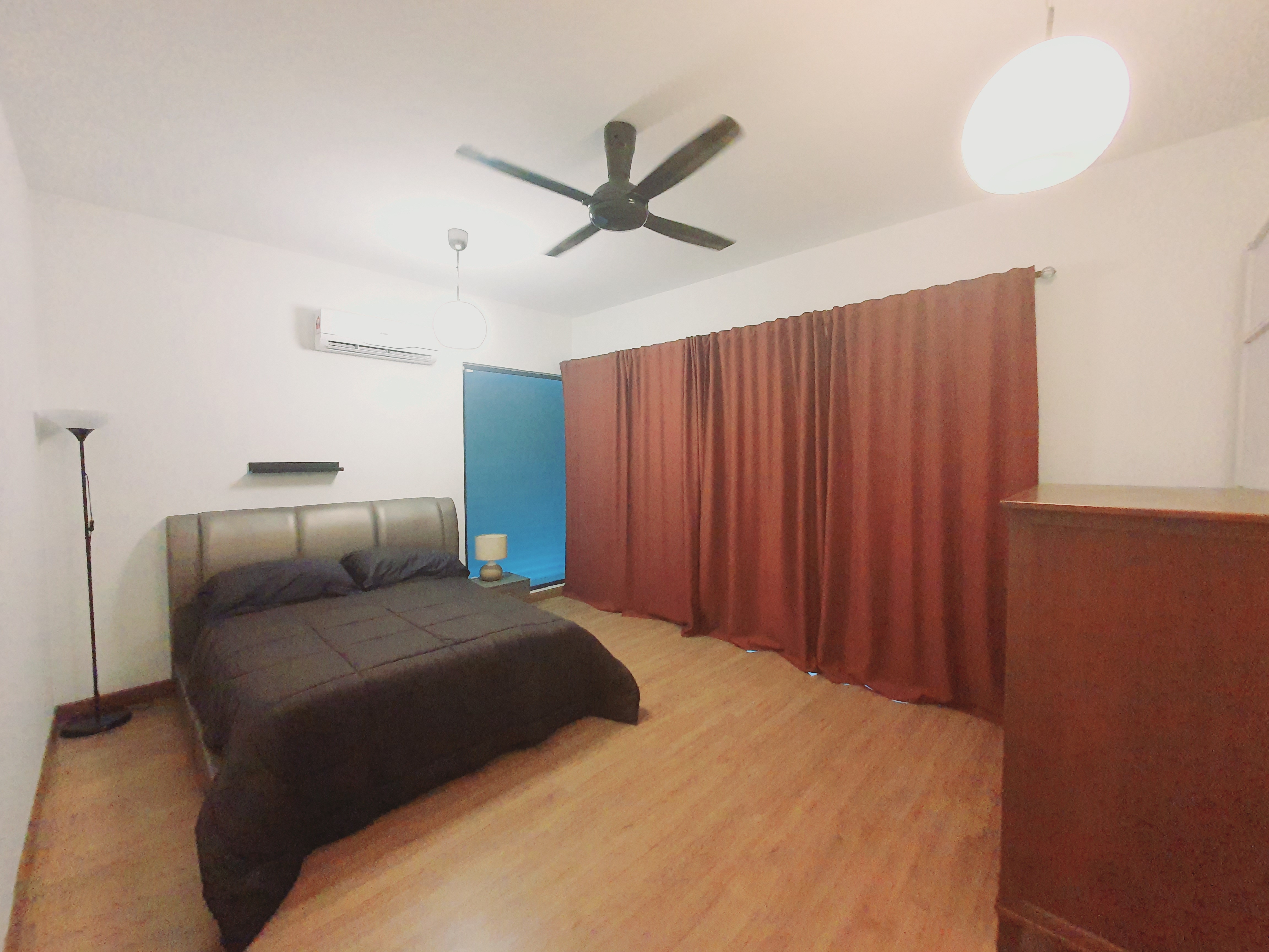 Super Nice Comfort Freehold 2 Sty Corner Lot Semi D Paya Emas Cheng  image