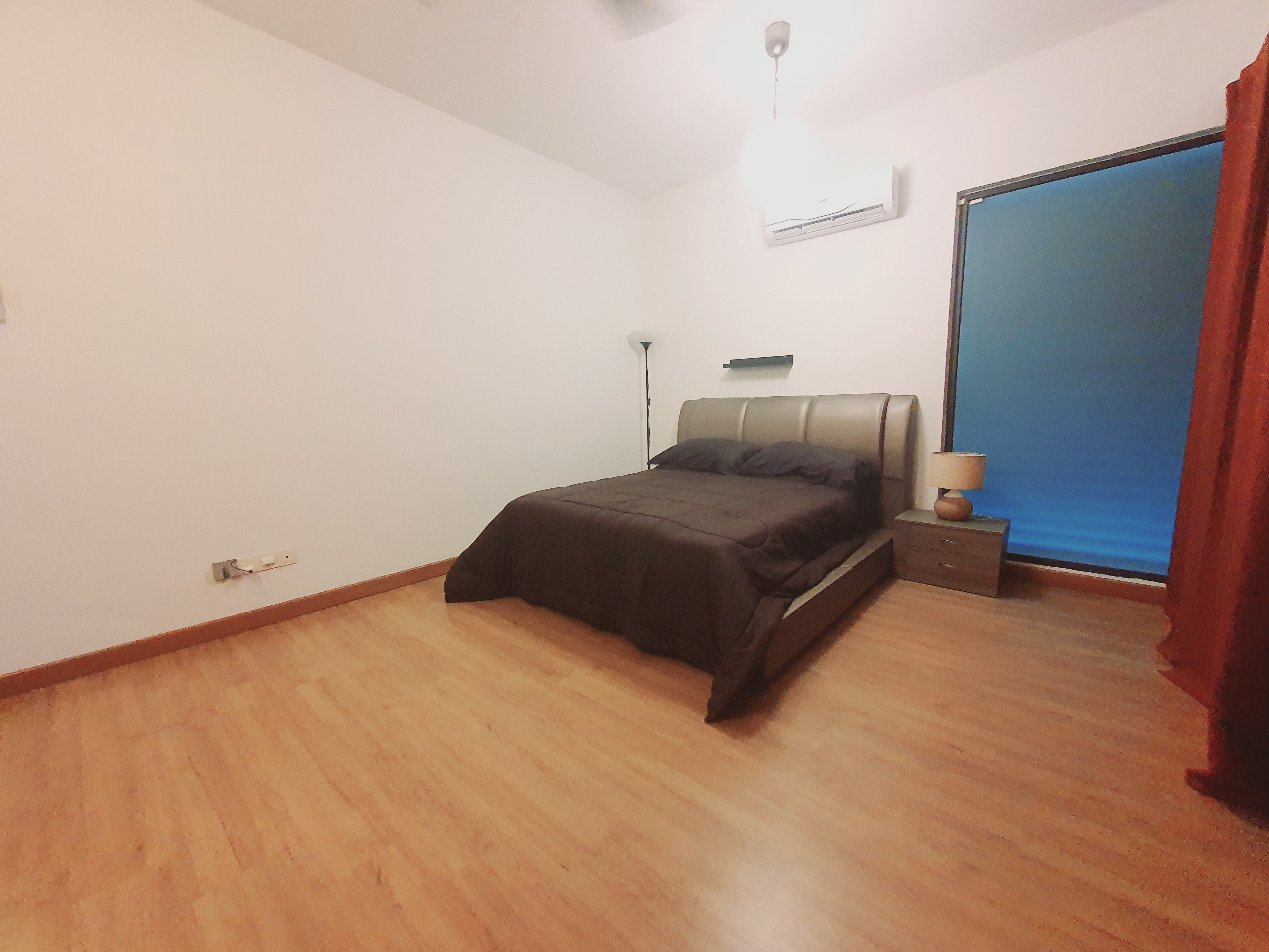 Super Nice Comfort Freehold 2 Sty Corner Lot Semi D Paya Emas Cheng  image