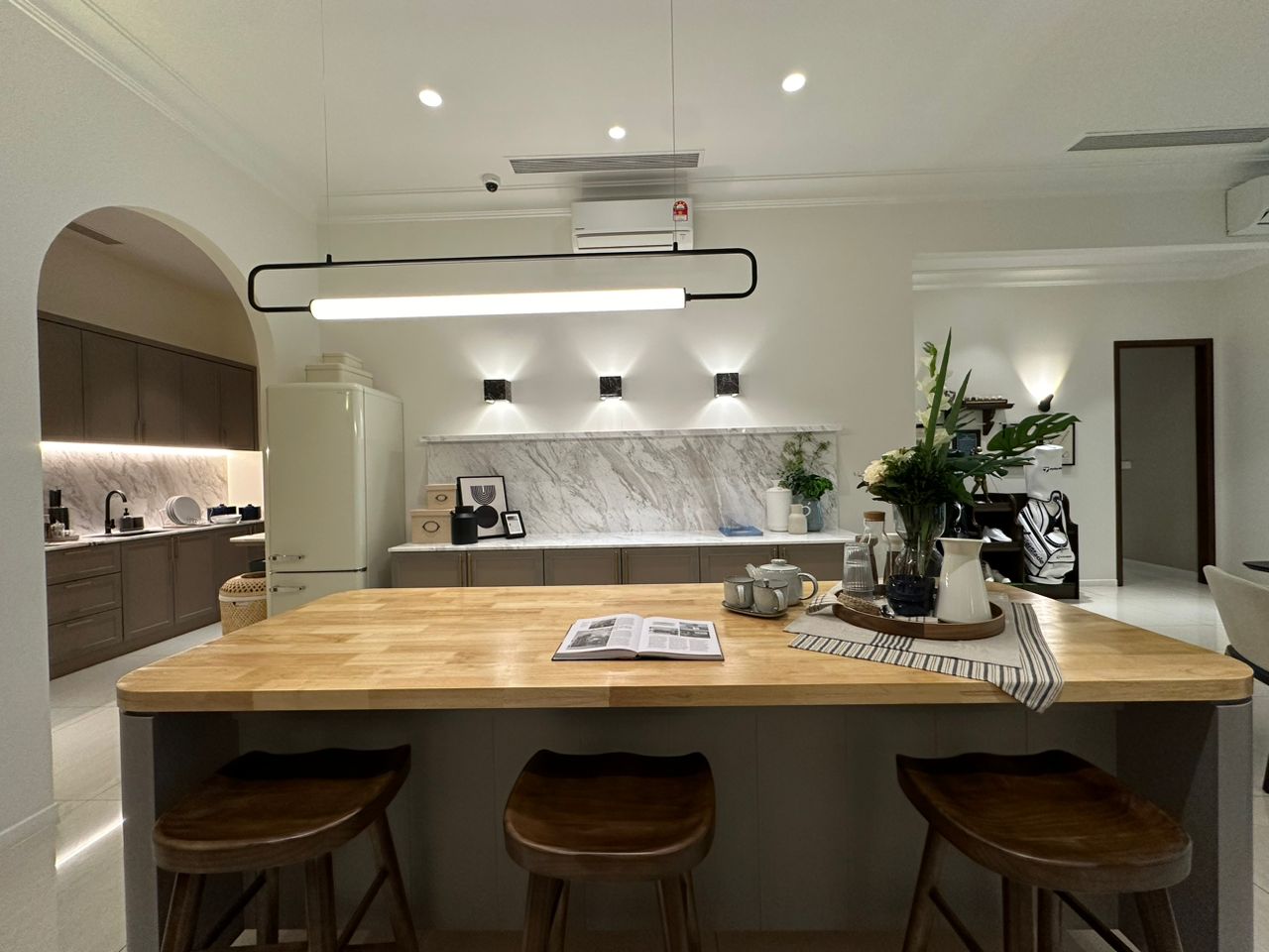 Queens Waterfront 皇后湾 image