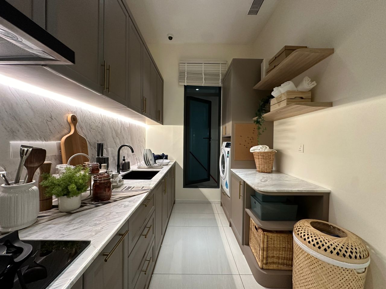 Queens Waterfront 皇后湾 image