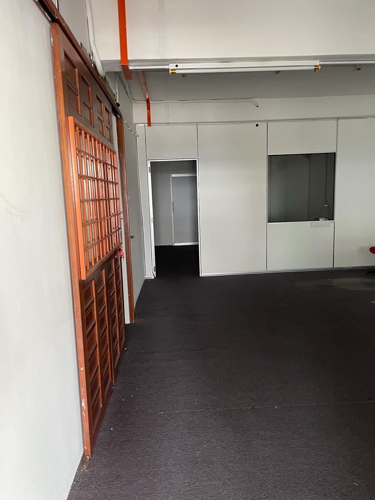 Facing Main Road Renovated 1st Floor Office @ Taman Melaka Raya for Rent image