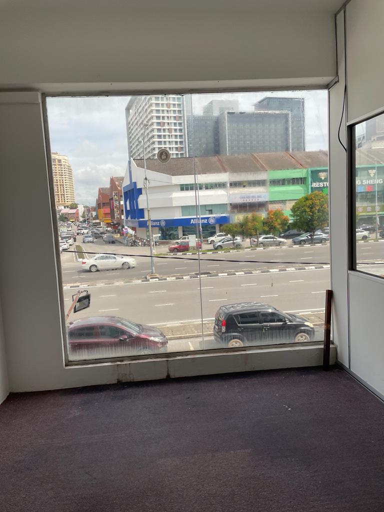 Facing Main Road Renovated 1st Floor Office @ Taman Melaka Raya for Rent image