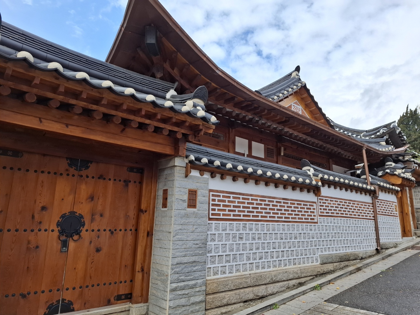 Bukchon Hanok image