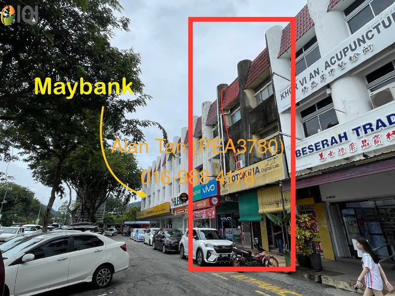 Jalan Beserah (same row with Maybank / KK Mart/ Guardian)