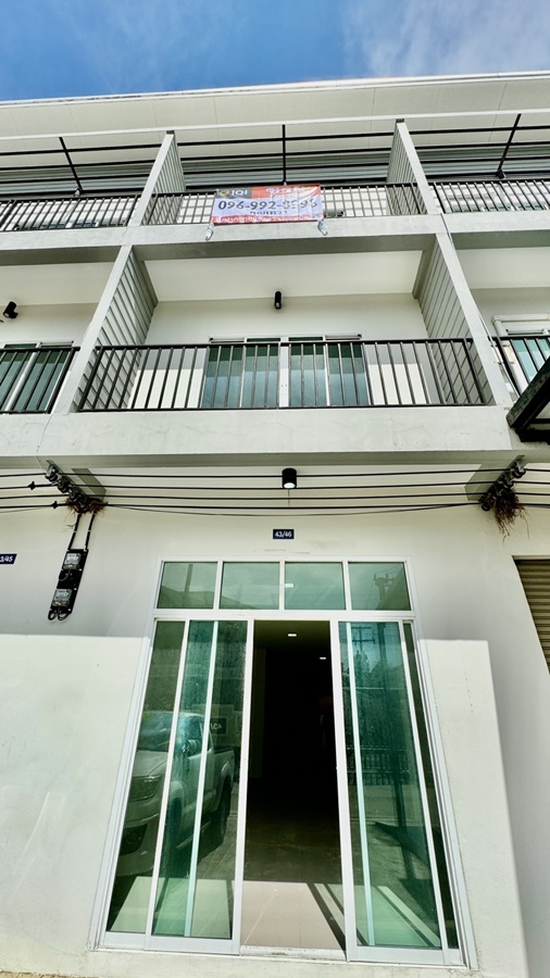 For Sale: Brand New Commercial Building (Never Occupied), 3-Story Townhome Style, Lam Luk Ka Khlong 4, Rangsit, Pathum Thani image