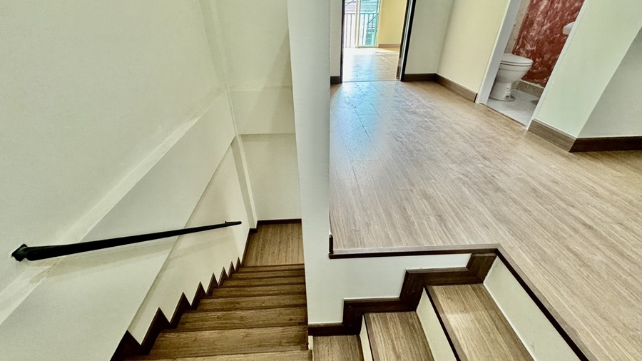 For Sale: Brand New Commercial Building (Never Occupied), 3-Story Townhome Style, Lam Luk Ka Khlong 4, Rangsit, Pathum Thani image