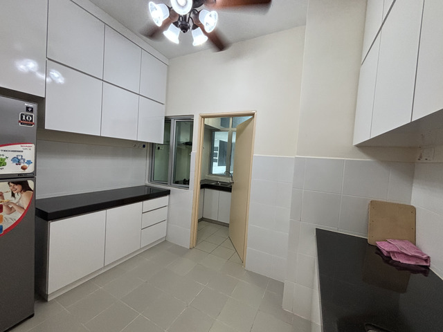 3 bedrooms high floor unit at SkyVilla for sale image