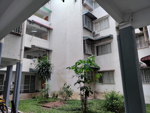 Cheras Perdana Apartment Block D, E photo