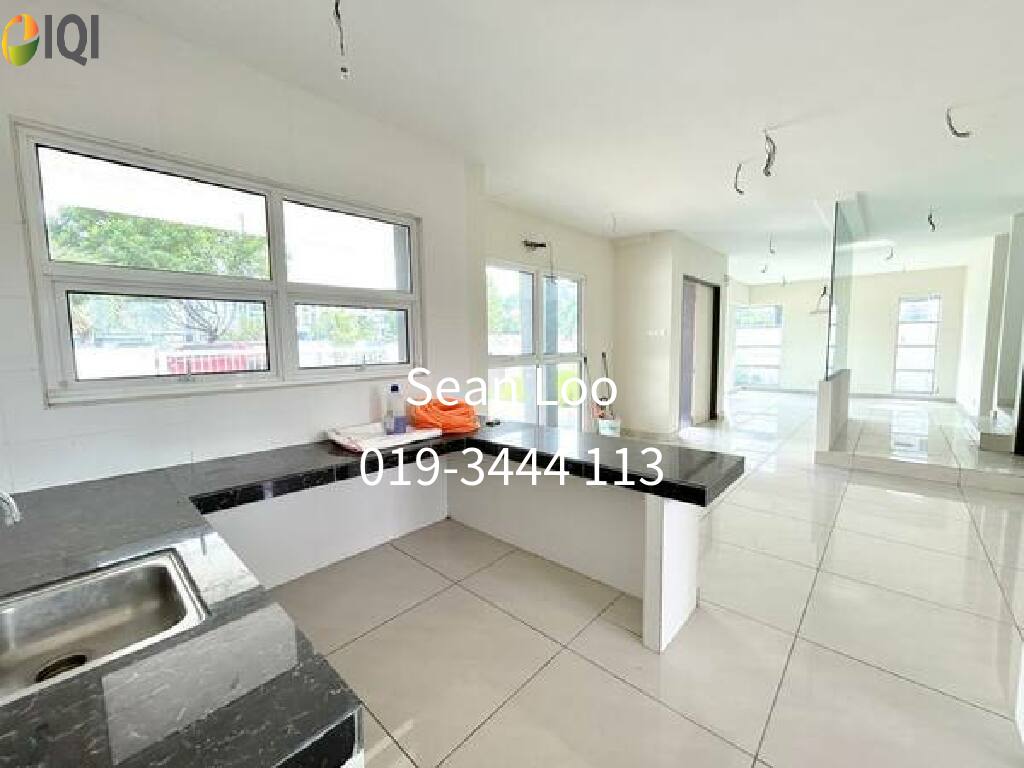 Brand New Bare Unit Semi-D @ Beringin Avenue, Taman Beringin Batu 9 image