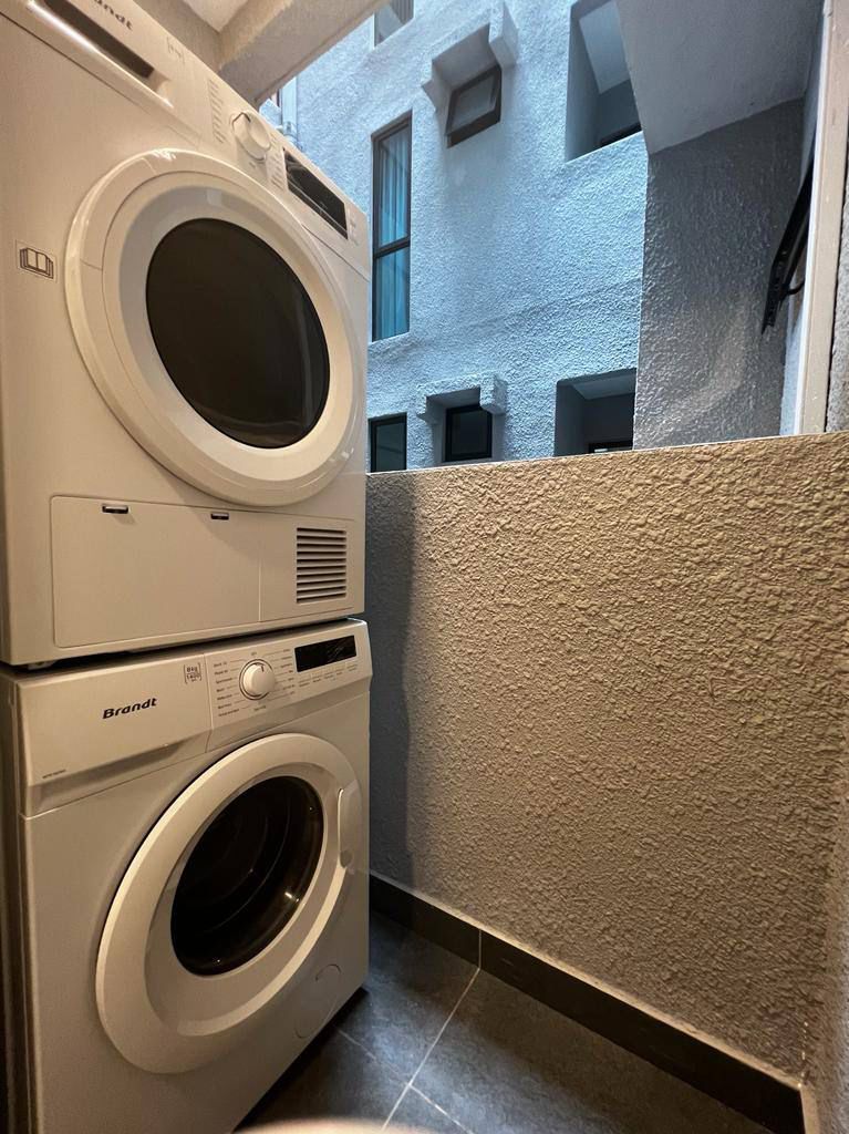 AraTre' Residences image