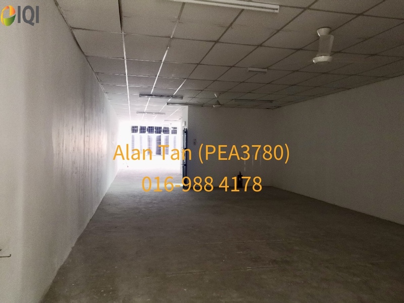 Haji Ahmad @ Kuantan (near East Coast Mall)