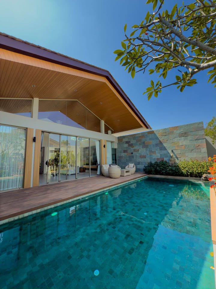 3 Bedroom Exclusive Modern Luxury ready to turn key in Phuket!  image