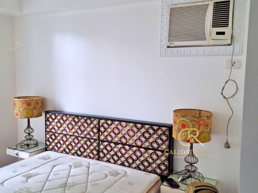 Two Serendra Red Oak Tower 1BR Condo Unit For Lease Fully Furnished  image