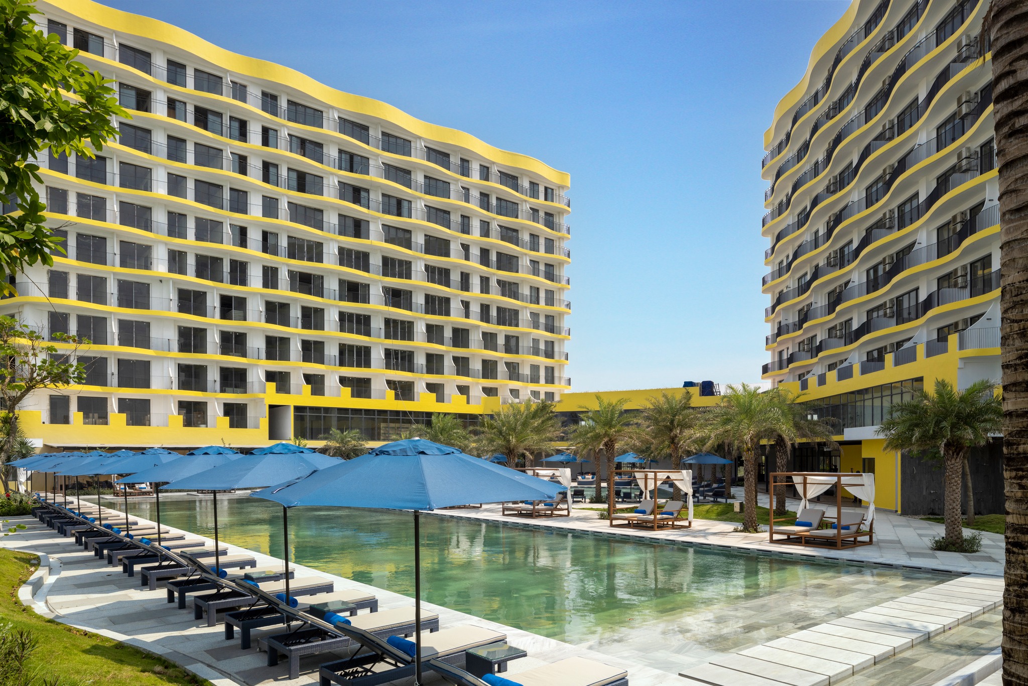 [HOI AN] STUDIO 33,3M2 $110.000 - WYNDHAM ROYAL HOI AN – YOUR DREAM SECOND HOME WITH OCEAN VIEW image