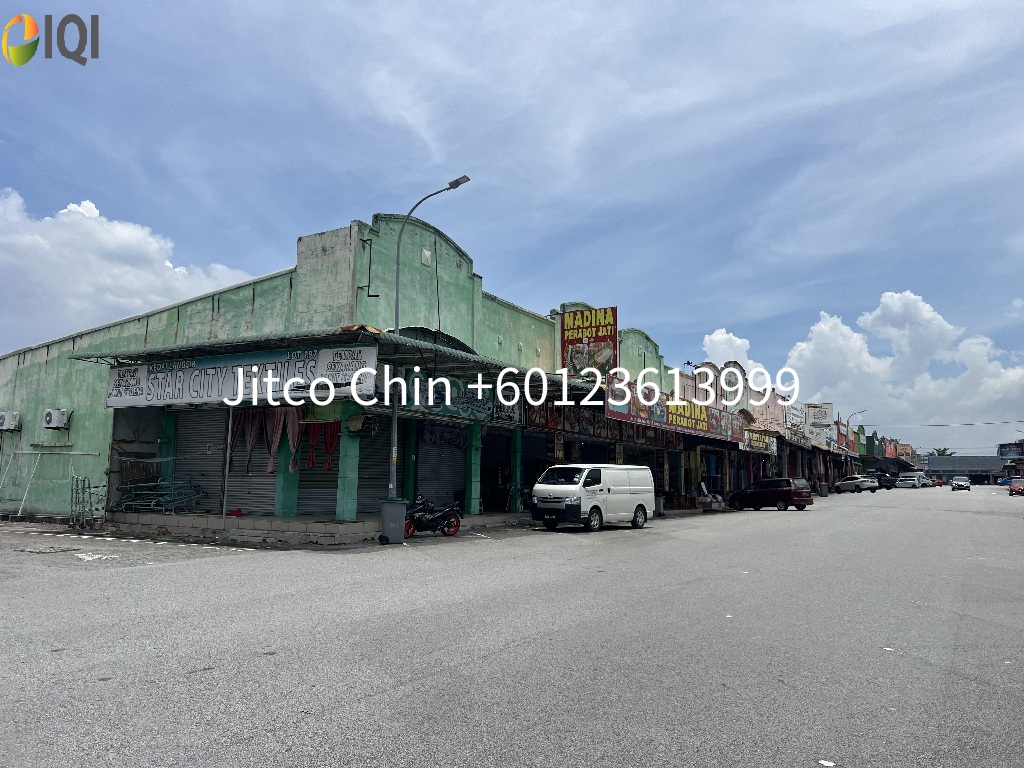 Nilai 3 Freehold end lot link factory for sale/rent 30x100 image