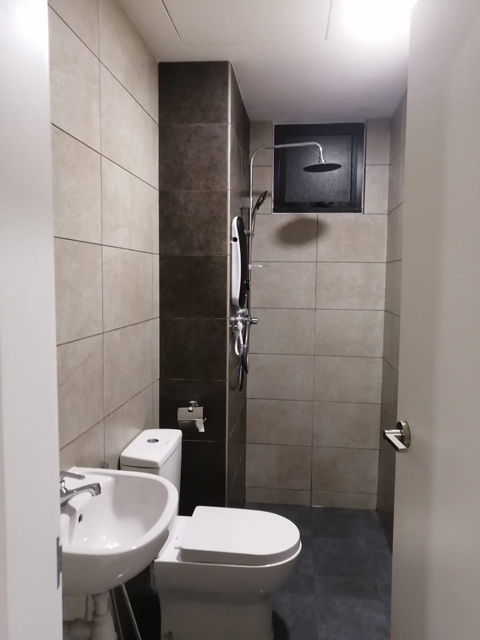 AraTre' Residences image