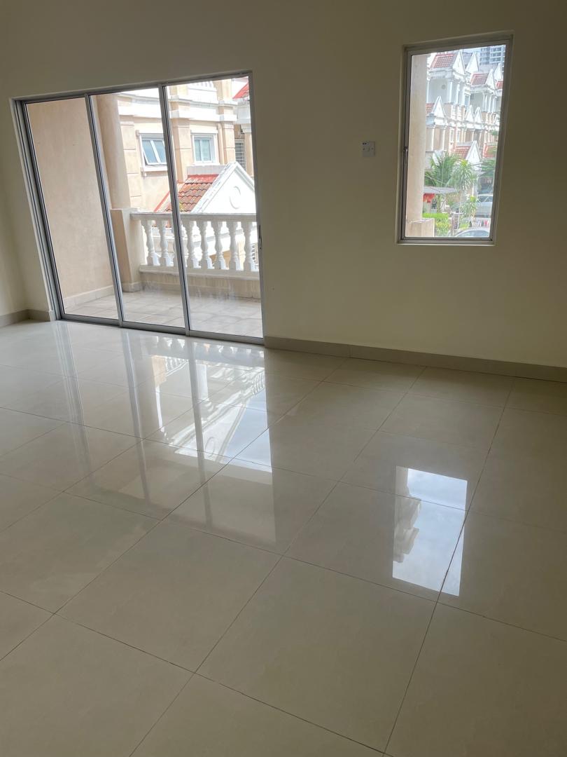 summerset close image