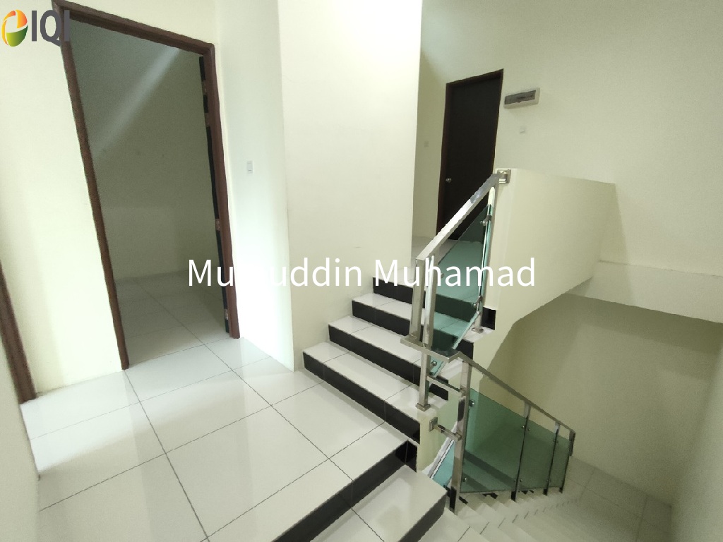 TAMAN MELINTANG UTAMA image