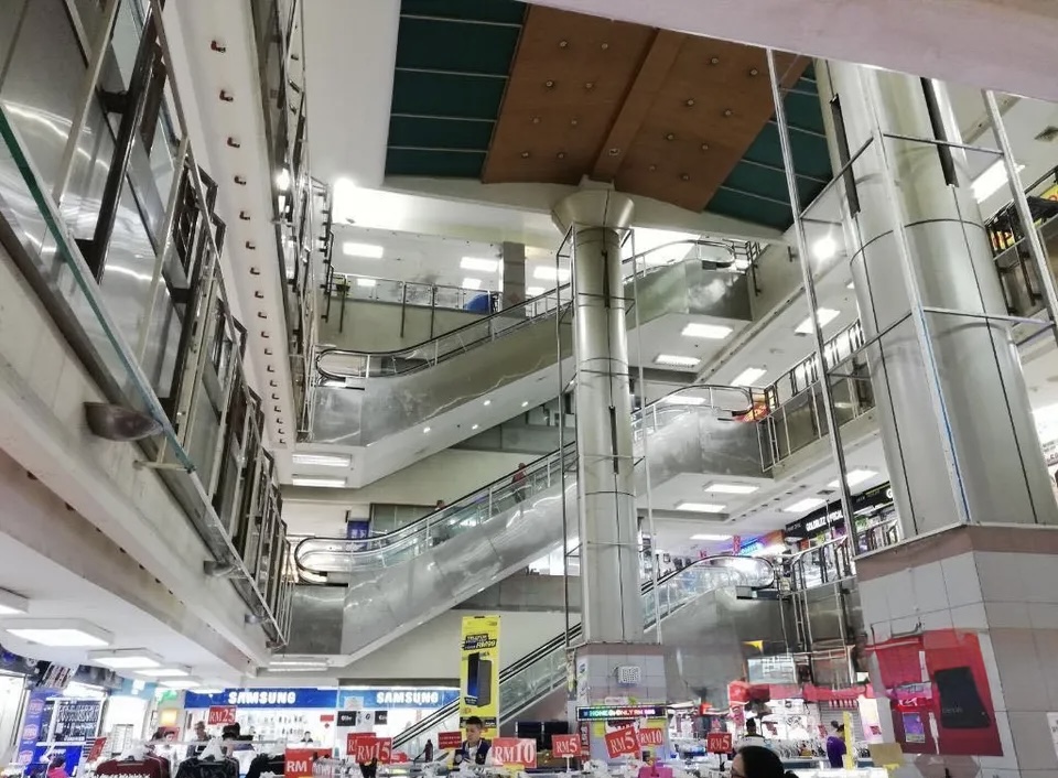 Kompleks Pertama image