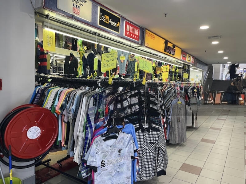Kompleks Pertama