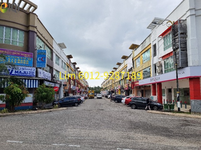 Ground floor of 3 Storey Shop with Strata Title Kuantan Town Center.