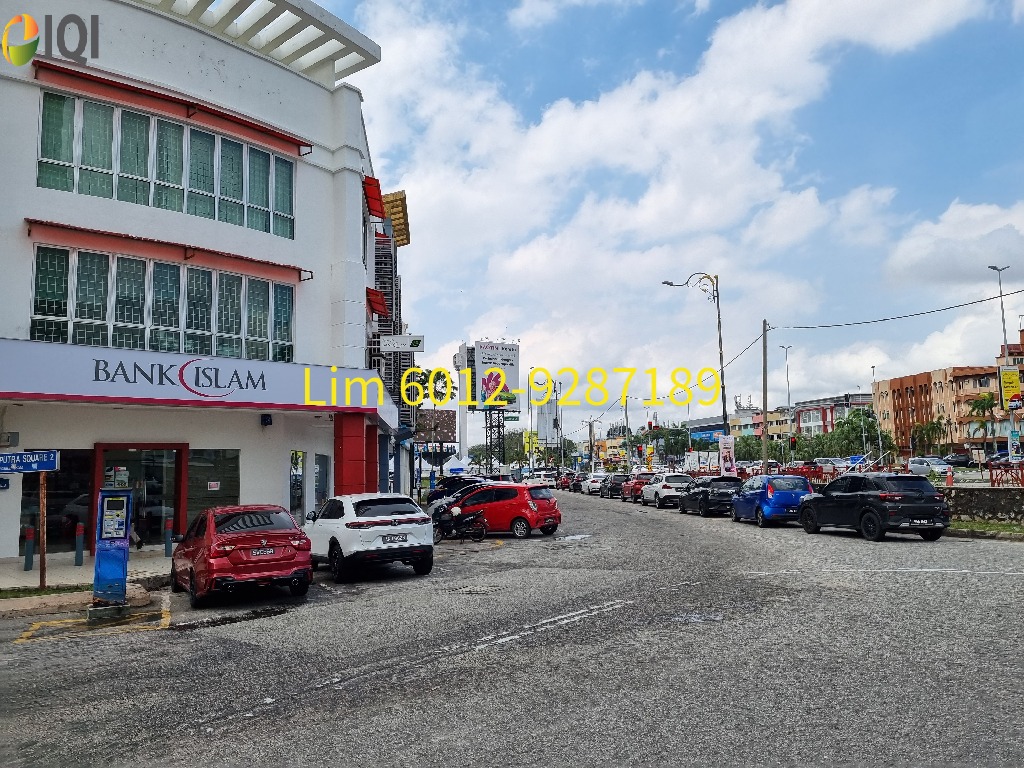 Ground floor of 3 Storey Shop with Strata Title Kuantan Town Center. image