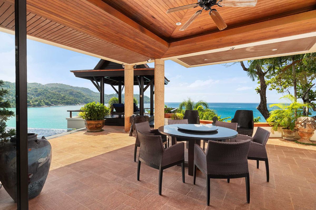 Oceanfront Luxury Super Villa in Kata image