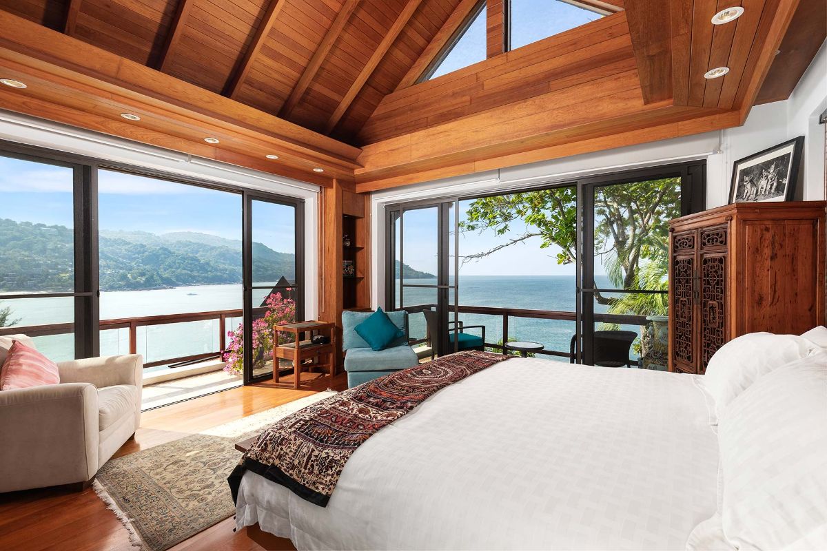 Oceanfront Luxury Super Villa in Kata image