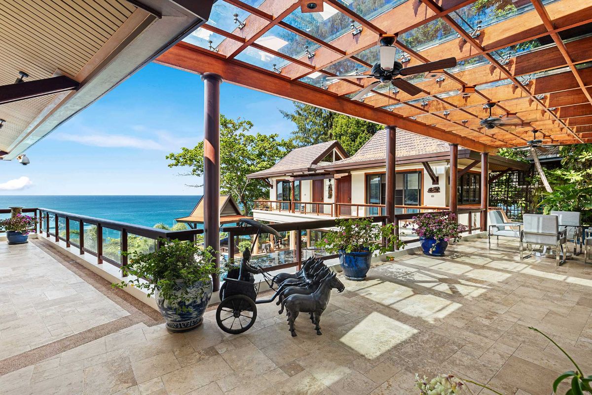 Oceanfront Luxury Super Villa in Kata image