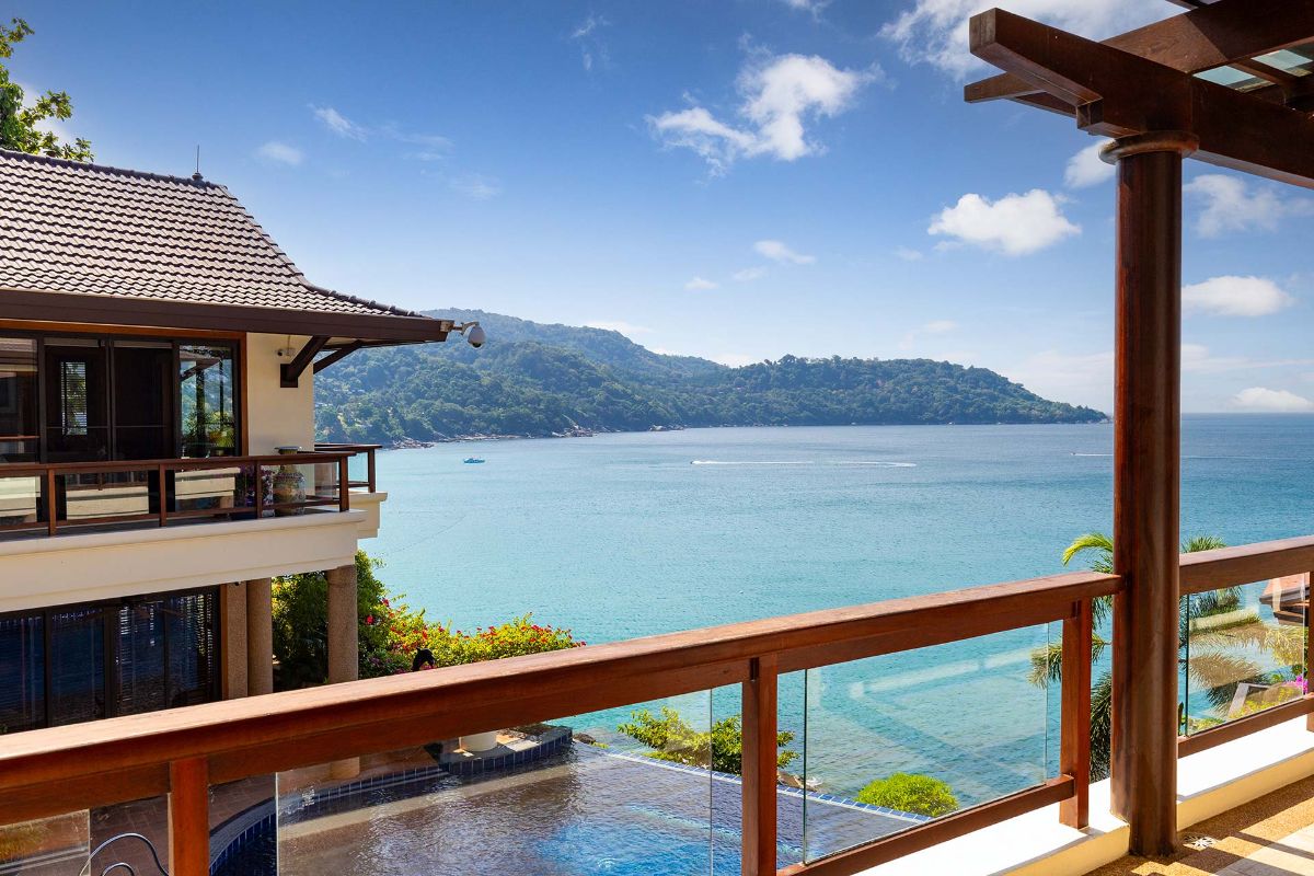 Oceanfront Luxury Super Villa in Kata image