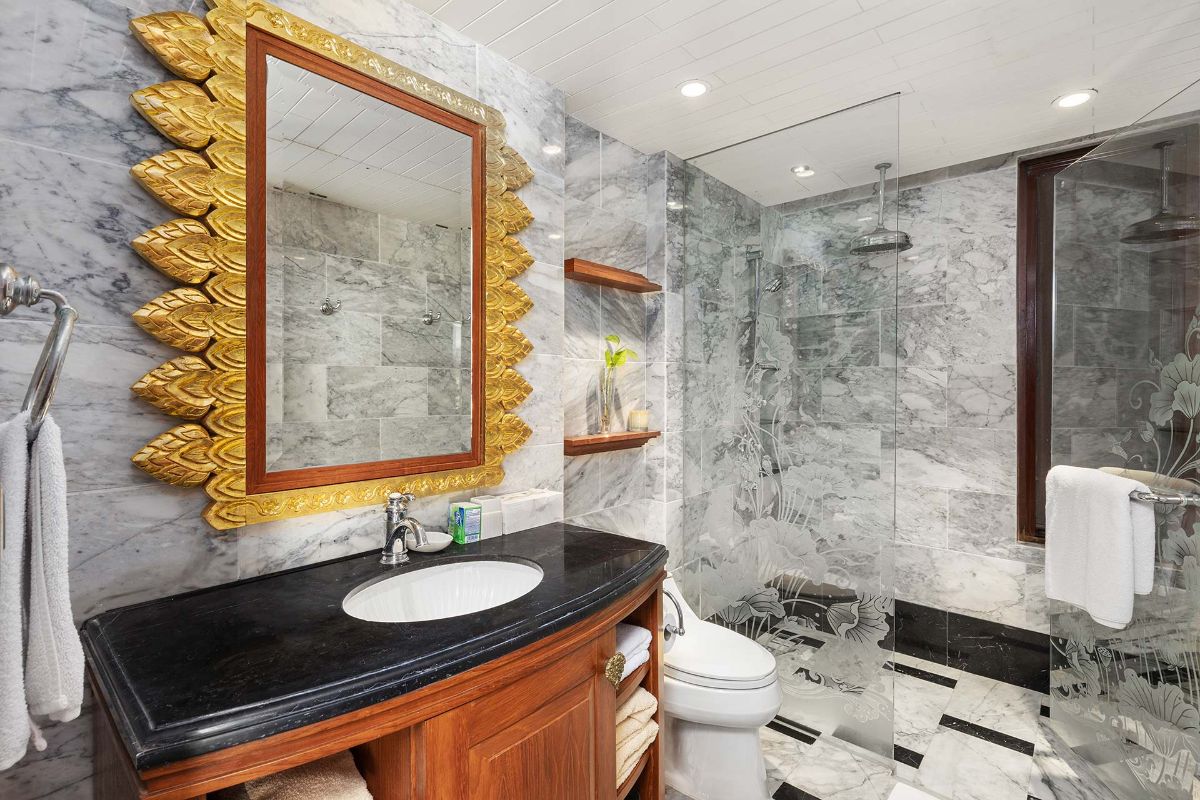 Oceanfront Luxury Super Villa in Kata image