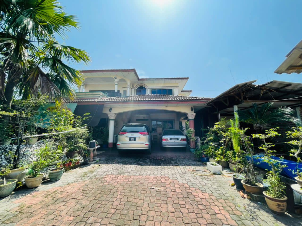 Sri Ampang Double Storey Big Bungalow Partially Furnished For Sales image