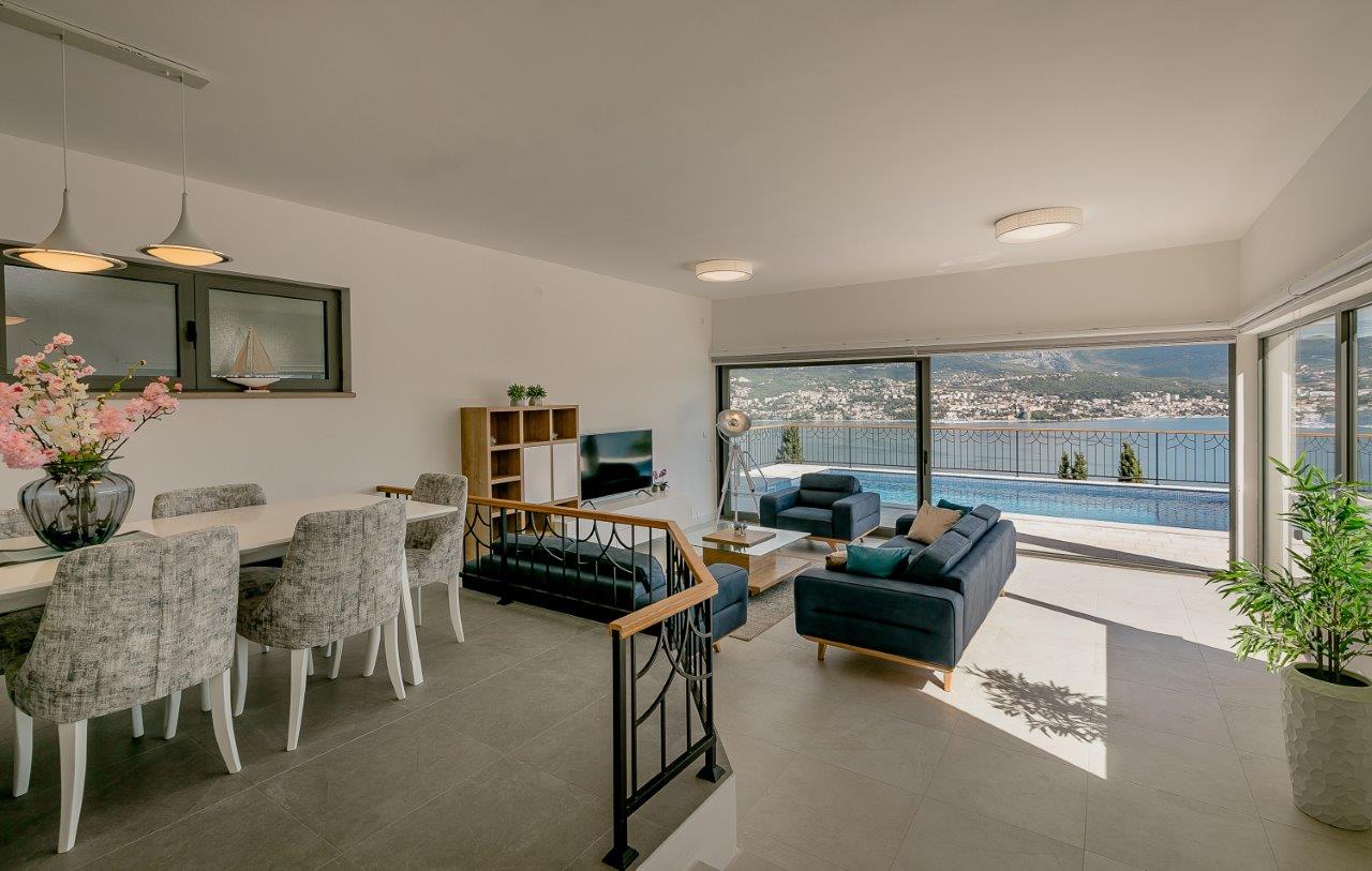 Luxury Villa with Magnificent Sea View image