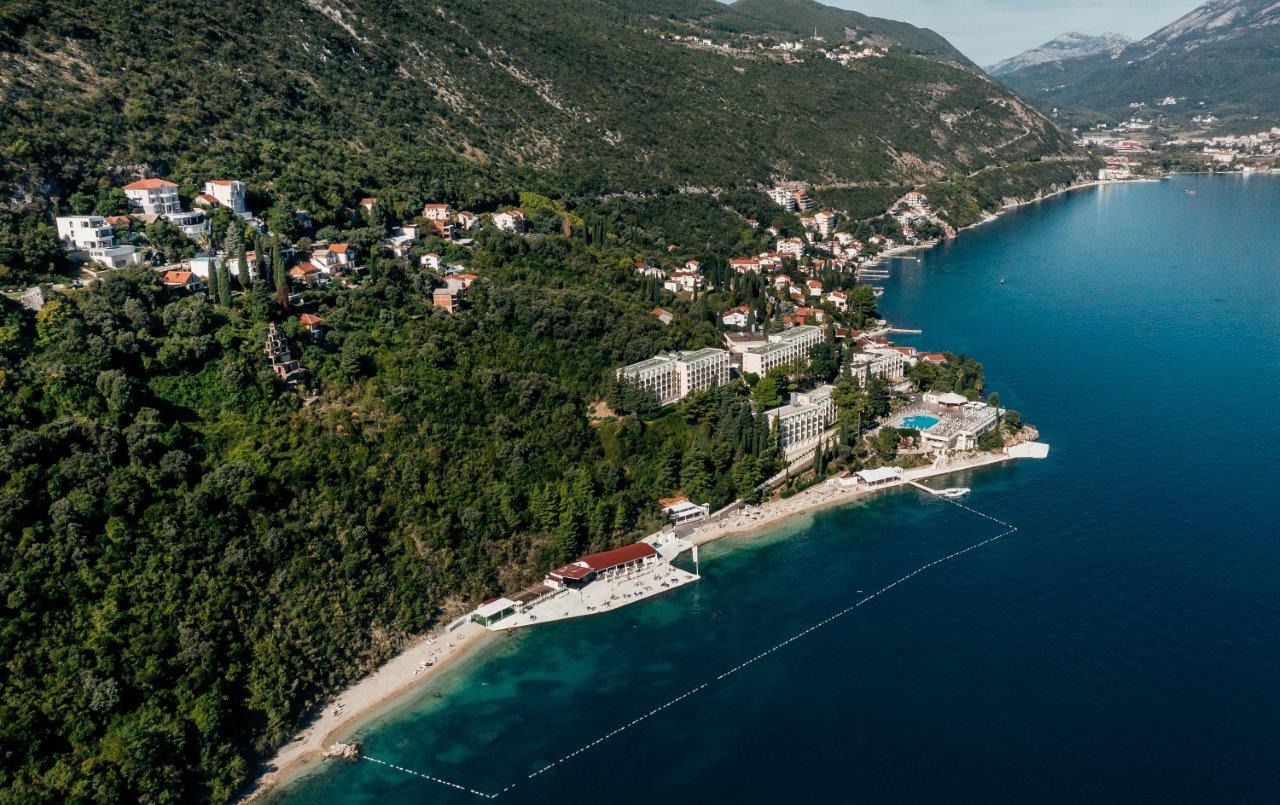 Luxury Villa with Magnificent Sea View image