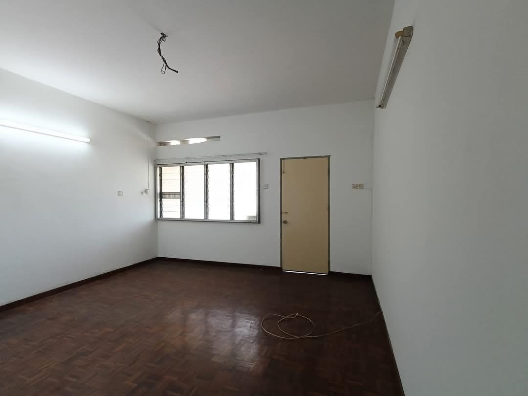 Pasir Pinji Taman Melor Double Storey Semi D For Sales image